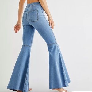 Free people - Just float on flare jeans